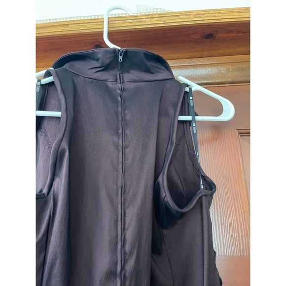 TADASHI gown in deep Bordeaux - Picture 6 of 6